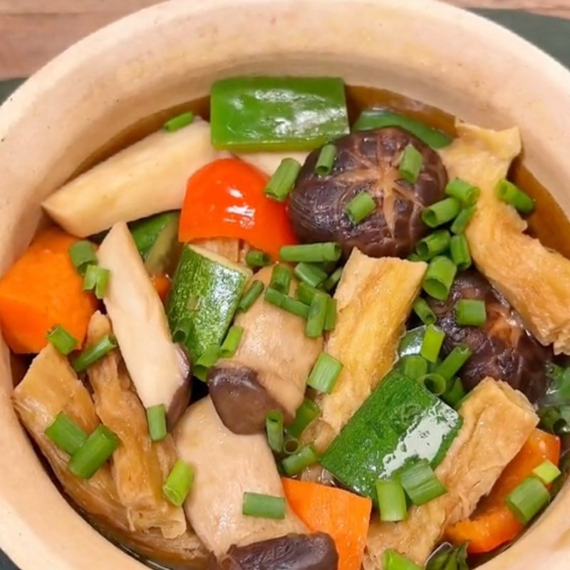 Finished dish of braised tofu skin with shiitake mushrooms