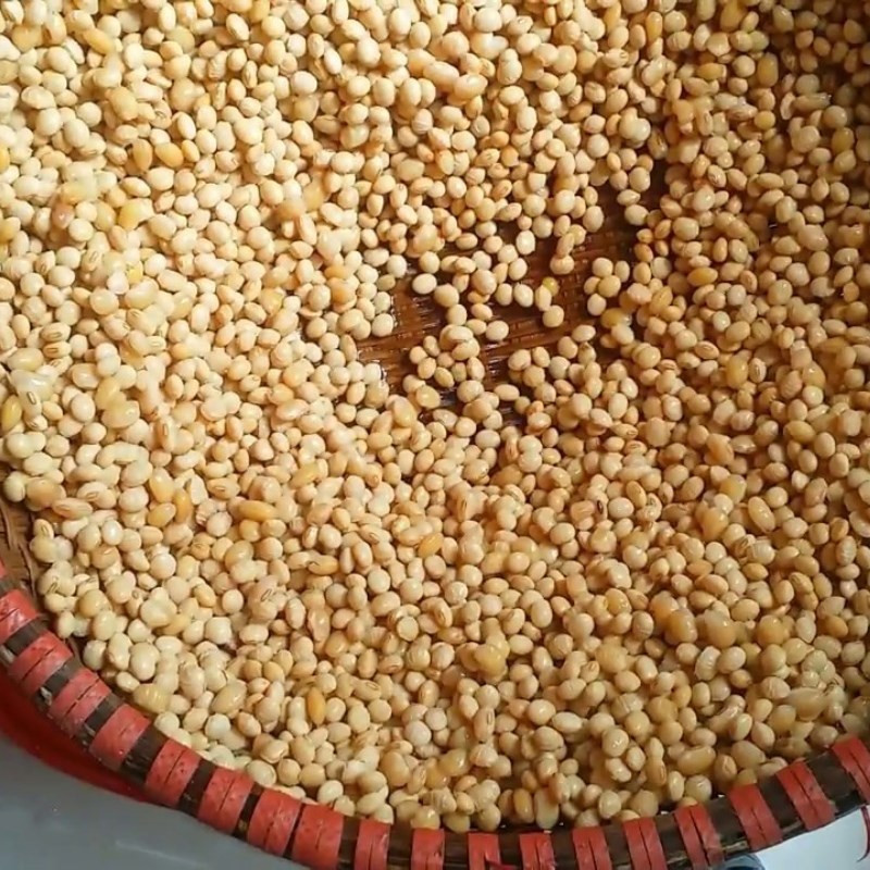 Marinating pork with seasonings