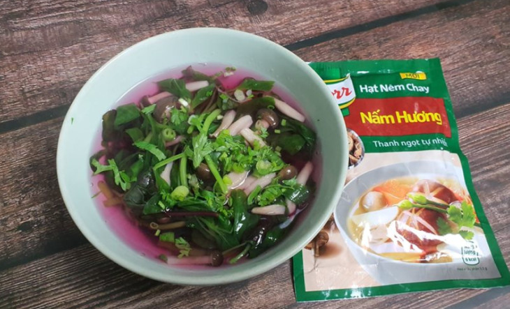 Thành phẩm canh rau dền nấu nấm