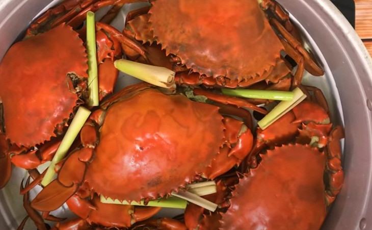 Bước 2 Hấp cua Cua hấp bia