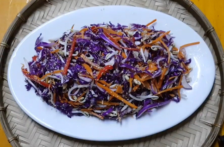 Step 4: The finished Vegetarian Purple Cabbage Salad