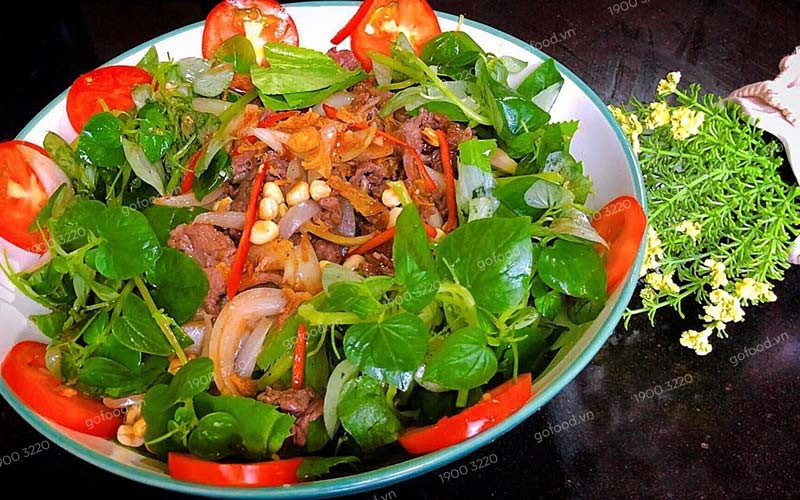 Gỏi rau càng cua đậu phộng hoàn thành