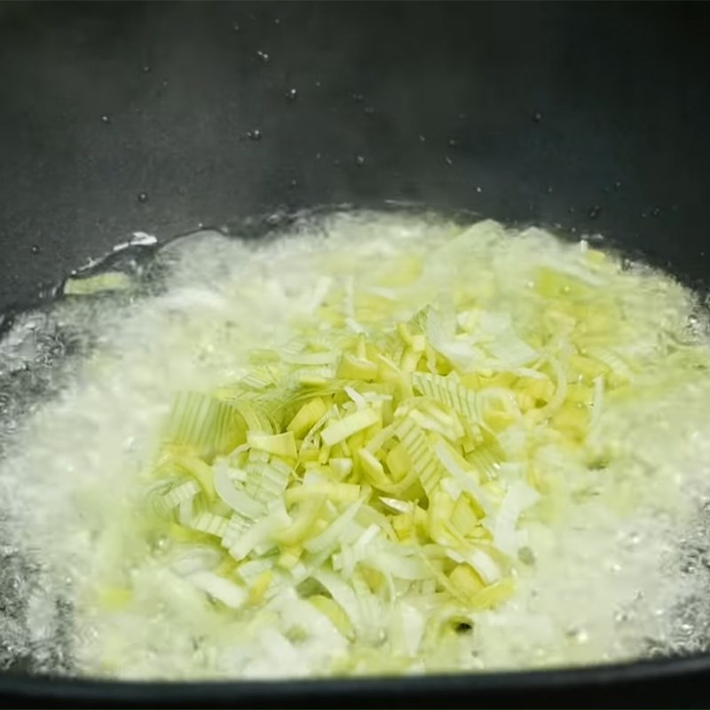 Phi hành boa rô và xào nấm gỏi xoài xanh chay