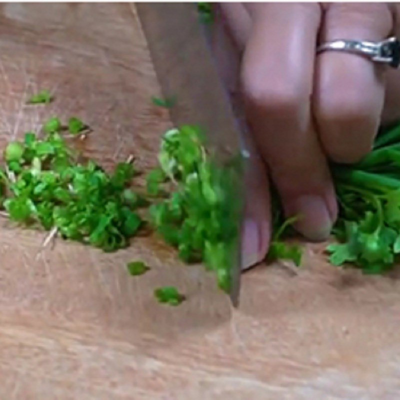 Step 2: Soaking dried wood ear mushrooms