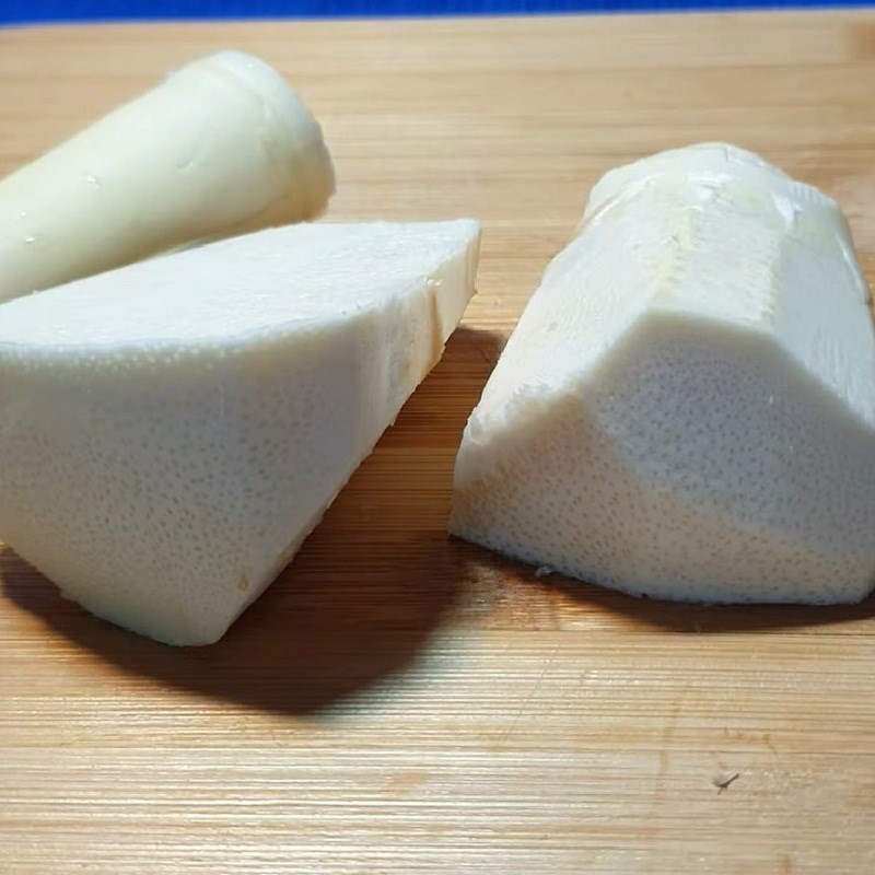 Preparing fresh bamboo shoots