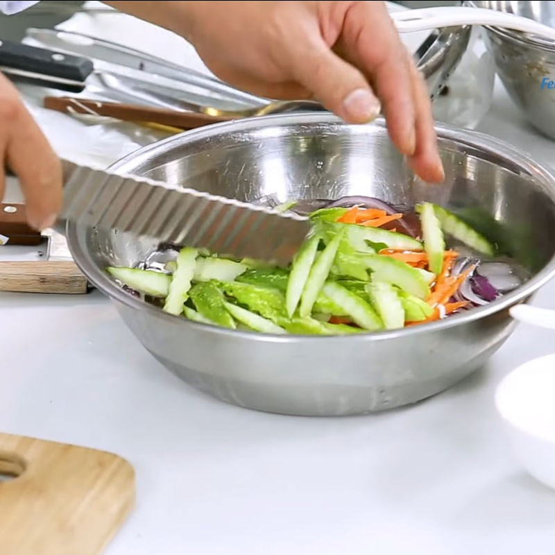 Hành tây cắt sợi mỏng