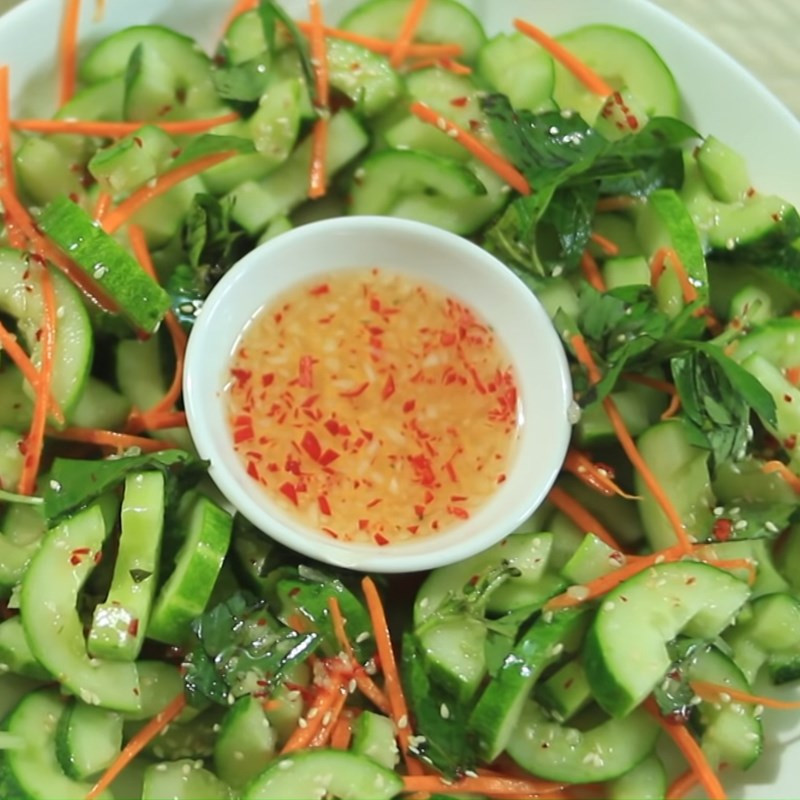 Finished crispy cucumber and carrot salad