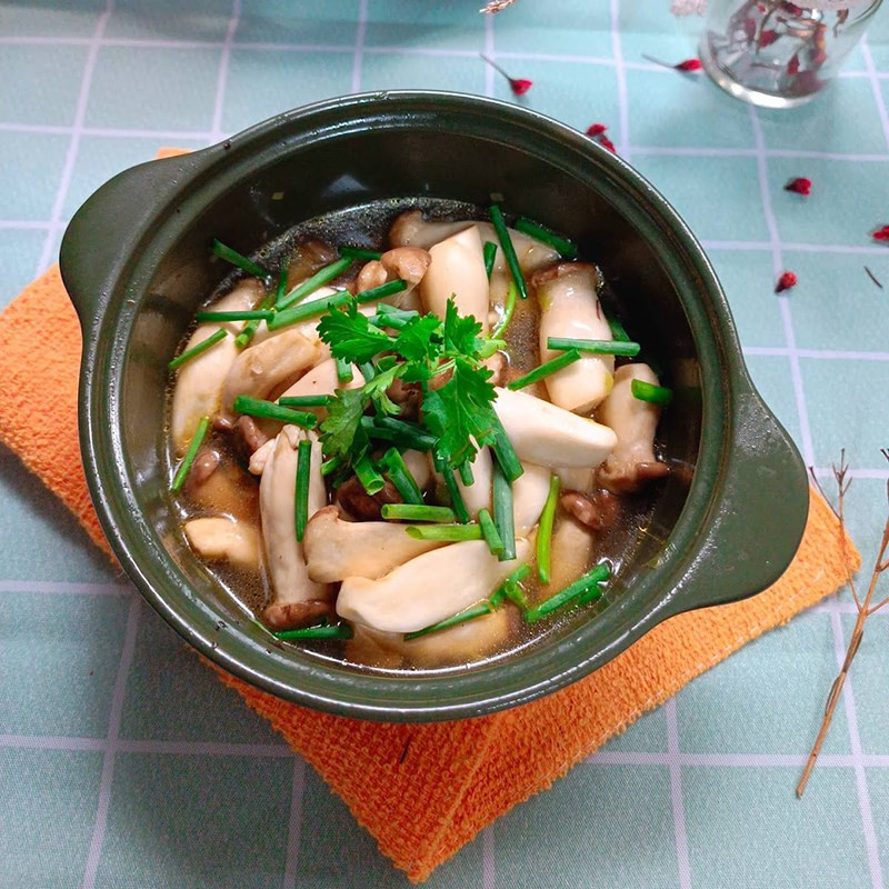 Thành phẩm nấm đùi gà kho tiêu xanh