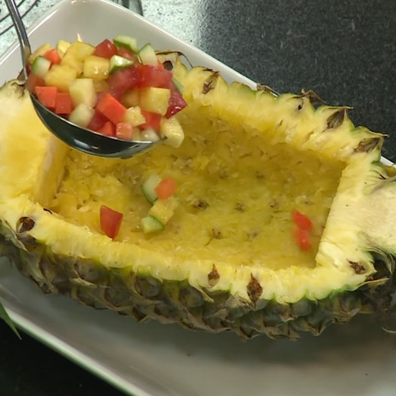 Trình bày gỏi dứa trộn chay