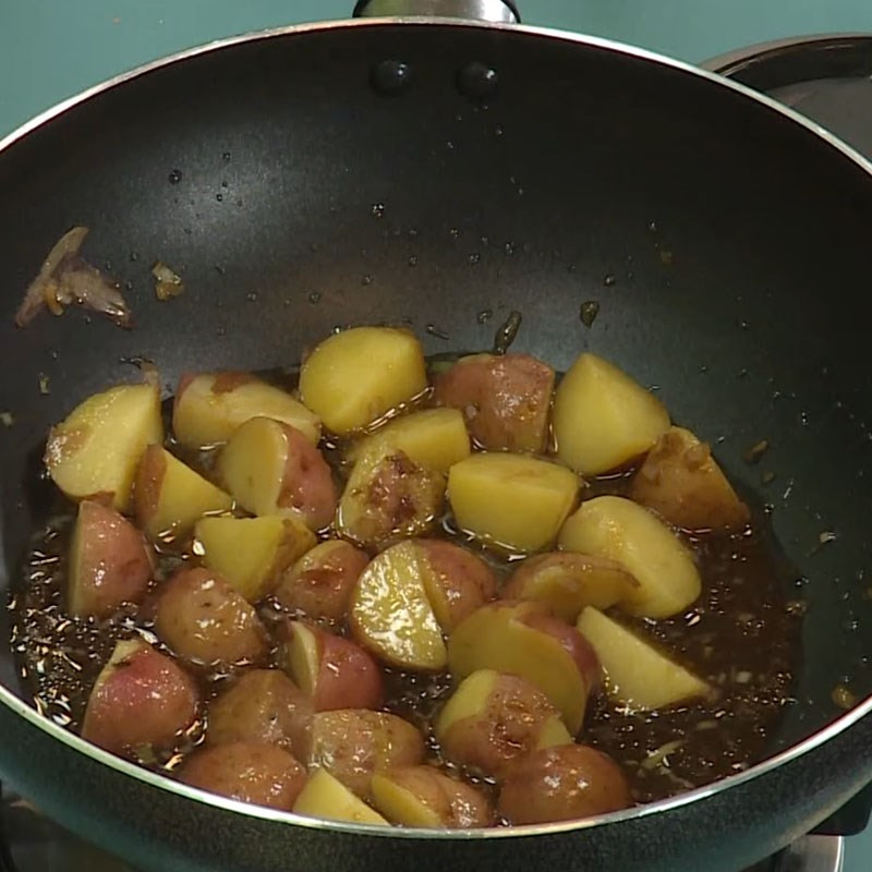 Ensalada de patata vegana con setas de ostra