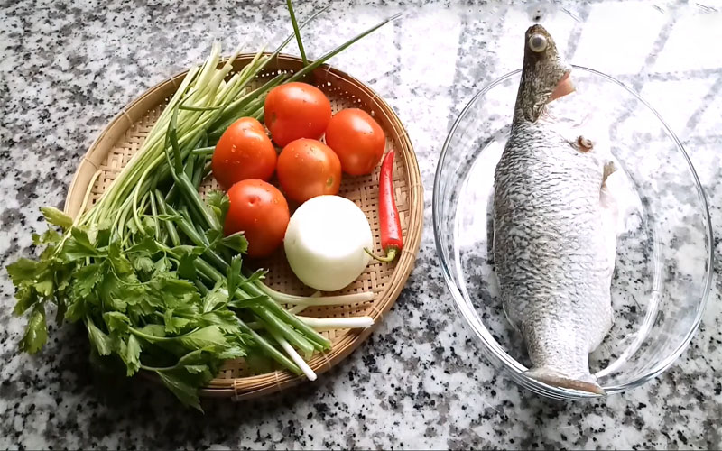 Hướng dẫn nấu cá chẽm nấu ngót cà chua thơm ngọt 3 Cá chẽm nấu ngót với rau gì cho hợp vị?