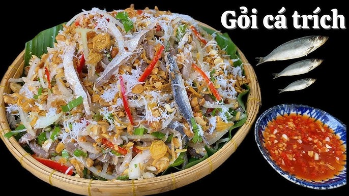 Review gỏi cá trích Phú Quốc: Đặc sản trứ danh đảo ngọc 2 Gỏi cá trích Phú Quốc là món ăn được chế biến từ cá trích tươi – loại cá nhỏ, thịt chắc và ngọt, sinh sống ở vùng biển quanh đảo
