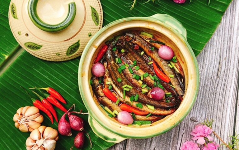 Hướng dẫn nấu cá kèo kho nghệ đậm đà kiểu miền Tây