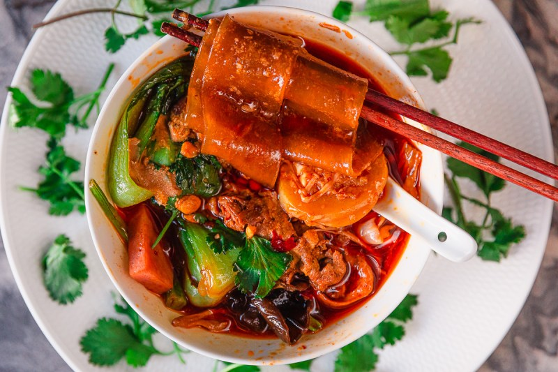 Review mala tang: món cay tê Trung Quốc đang làm mưa làm gió 2 Mala tang là một món ăn đường phố có xuất xứ từ tỉnh Tứ Xuyên, Trung Quốc