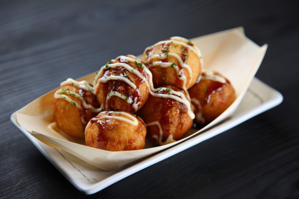 Review takoyaki: bánh bạch tuộc viên Nhật Bản lạ miệng 5 Takoyaki ăn kèm sốt gì